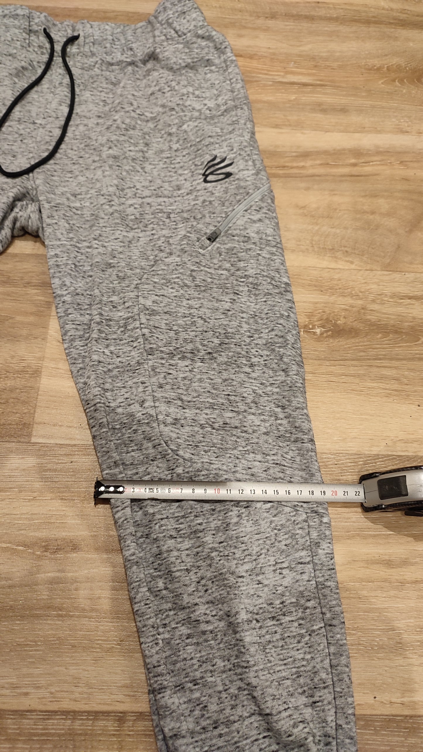 Vêtement Homme Pantalon survêtement jogging under armour gris coupe ajustée taille M #RETROSTREET