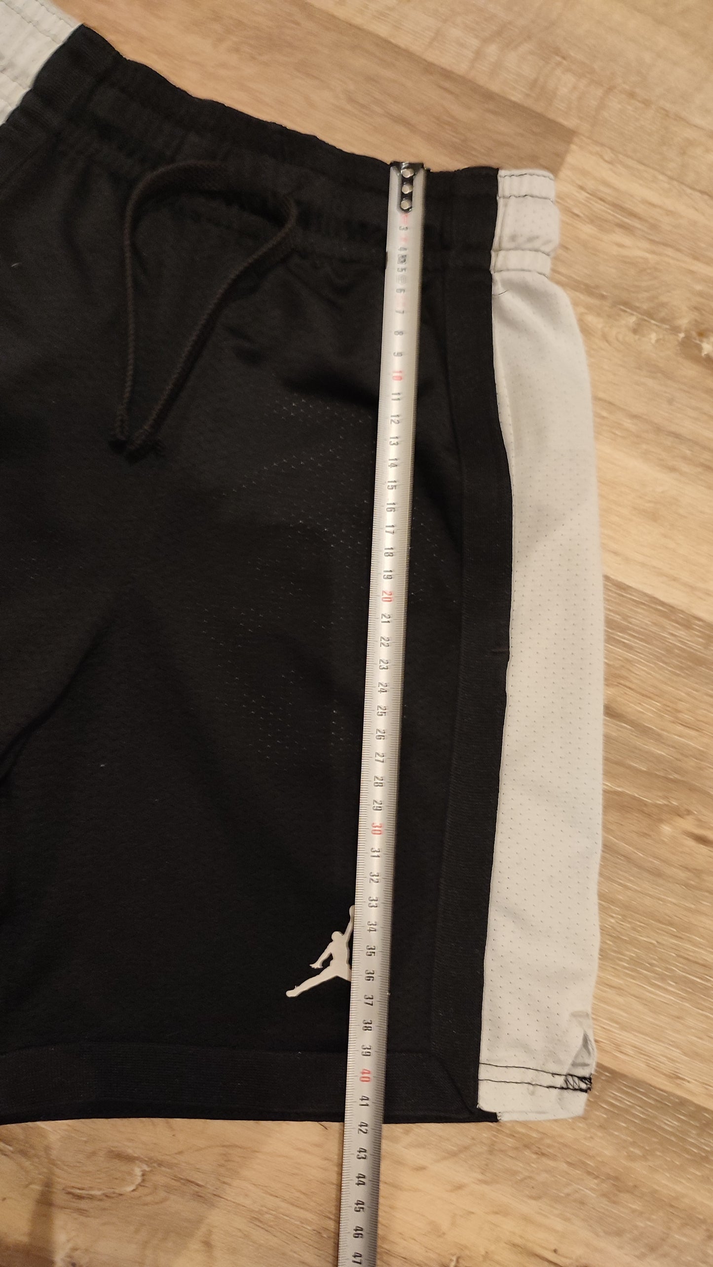 Vêtement Homme Short Jordan Dri-fit noir et blanc taille XS #RETROSTREET