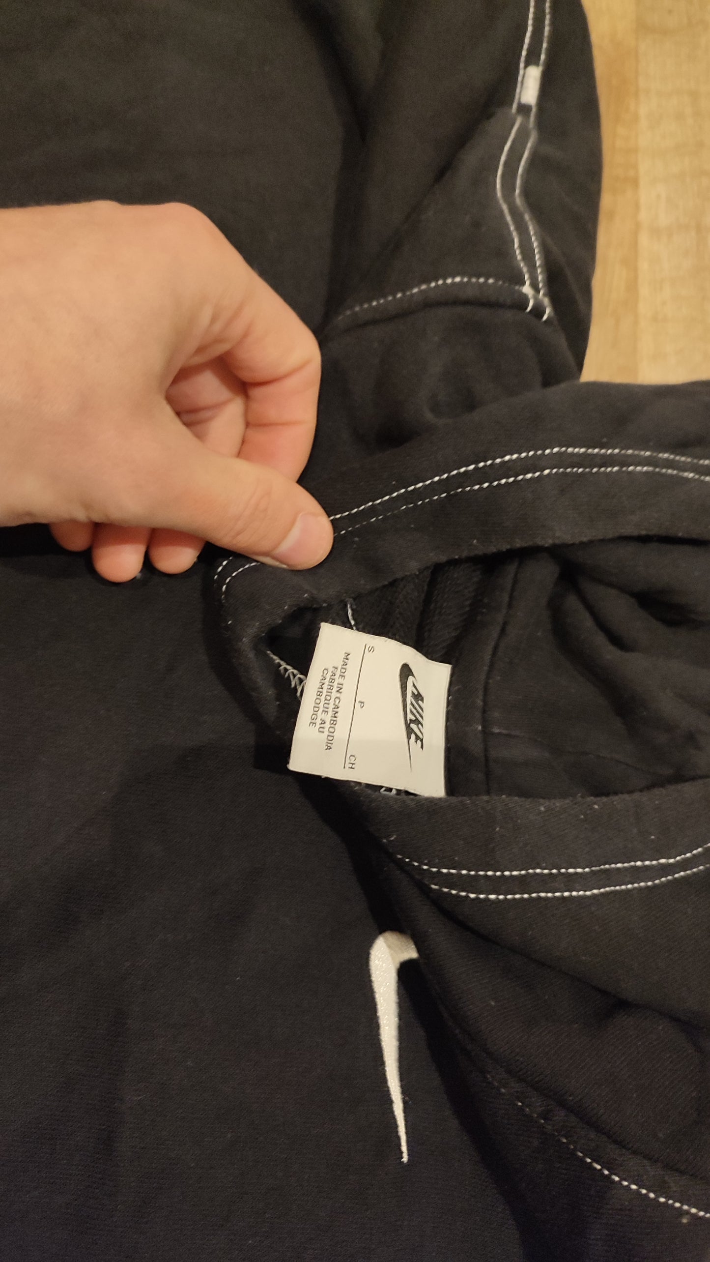 Vêtement Homme Sweat capuche noir Nike taille S #RETROSTREET